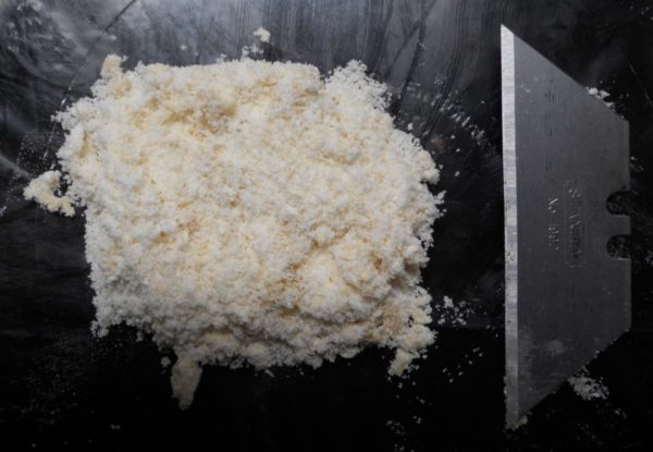 5-MeO-DMT freebase powder versus HCl chemical salt crystal structures
